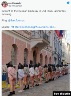 Protesta ante embajada rusa en Estonia.