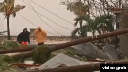 Postes de electricidad derribados en Cuba por el huracán Irma