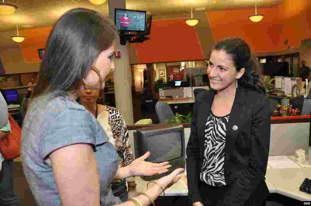 Vanessa Ruiz (i) y Rosa María Payá