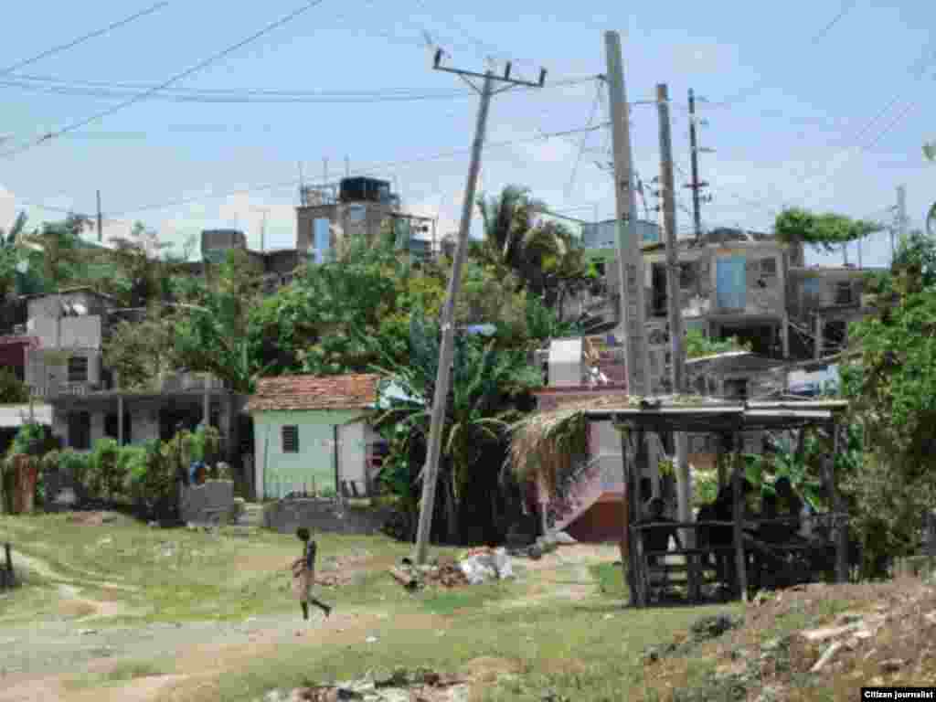 Recorrido por barrios de Santiago de Cuba @libertadorbrea