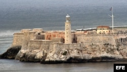 Vista aérea del Castillo de los 3 Reyes del Morro, una de las fortalezas que protegían la capital cubana de ataques de corsarios y piratas, ubicado en la entrada de la bahía de la ciudad de San Cristóbal de La Habana.