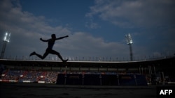 Un atleta en la Copa Continental IAAF. 