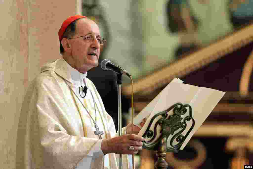 El cardenal Beniamino Stella, durante la misa que oficiara en la Catedral de La Habana (Cuba). 