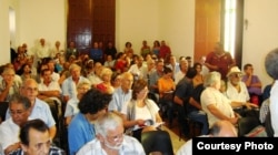 Vista general del público asistente al Centro Padre Félix Varela (Foto Iván García)