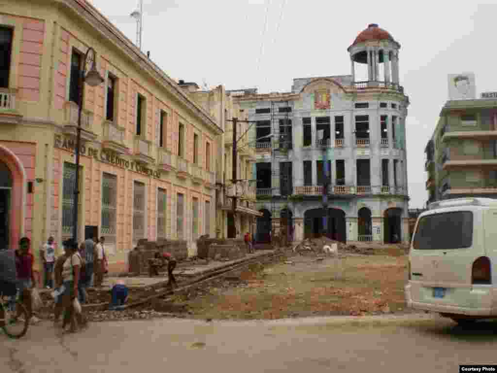 Recorrido por la ciudad de Camagüey . Antigua sociedad popular Santa Cecilia.