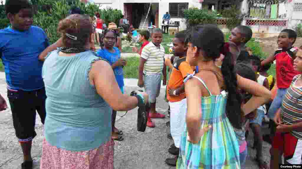 Fiesta con los niños de Alamar